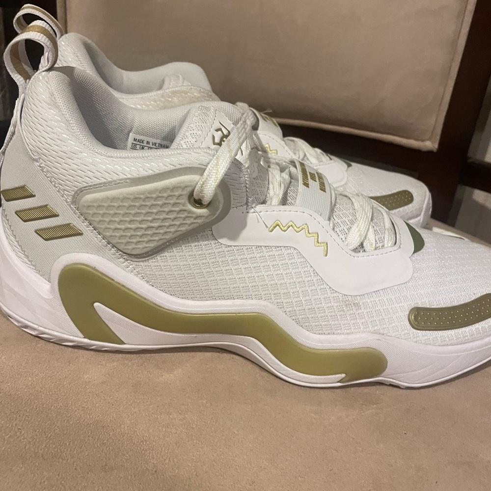 White and Gold Adidas Hoops F21 Size 11